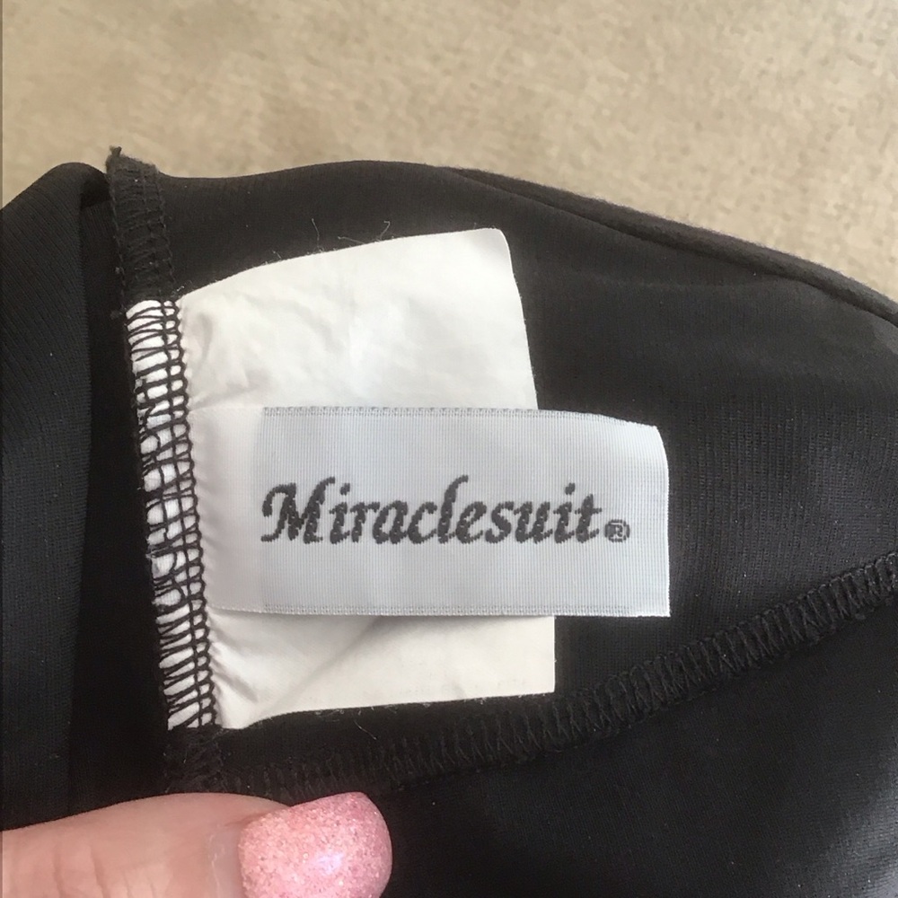 Miraclesuit Black Ruched Sanibel Slimming Underwire One Piece Swimsuit 8 - Picture 6 of 6